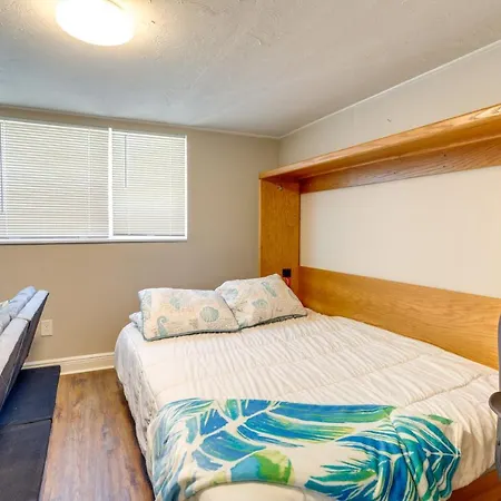 Pet-Friendly Gulfport Home Less Than 2 Mi To Beach